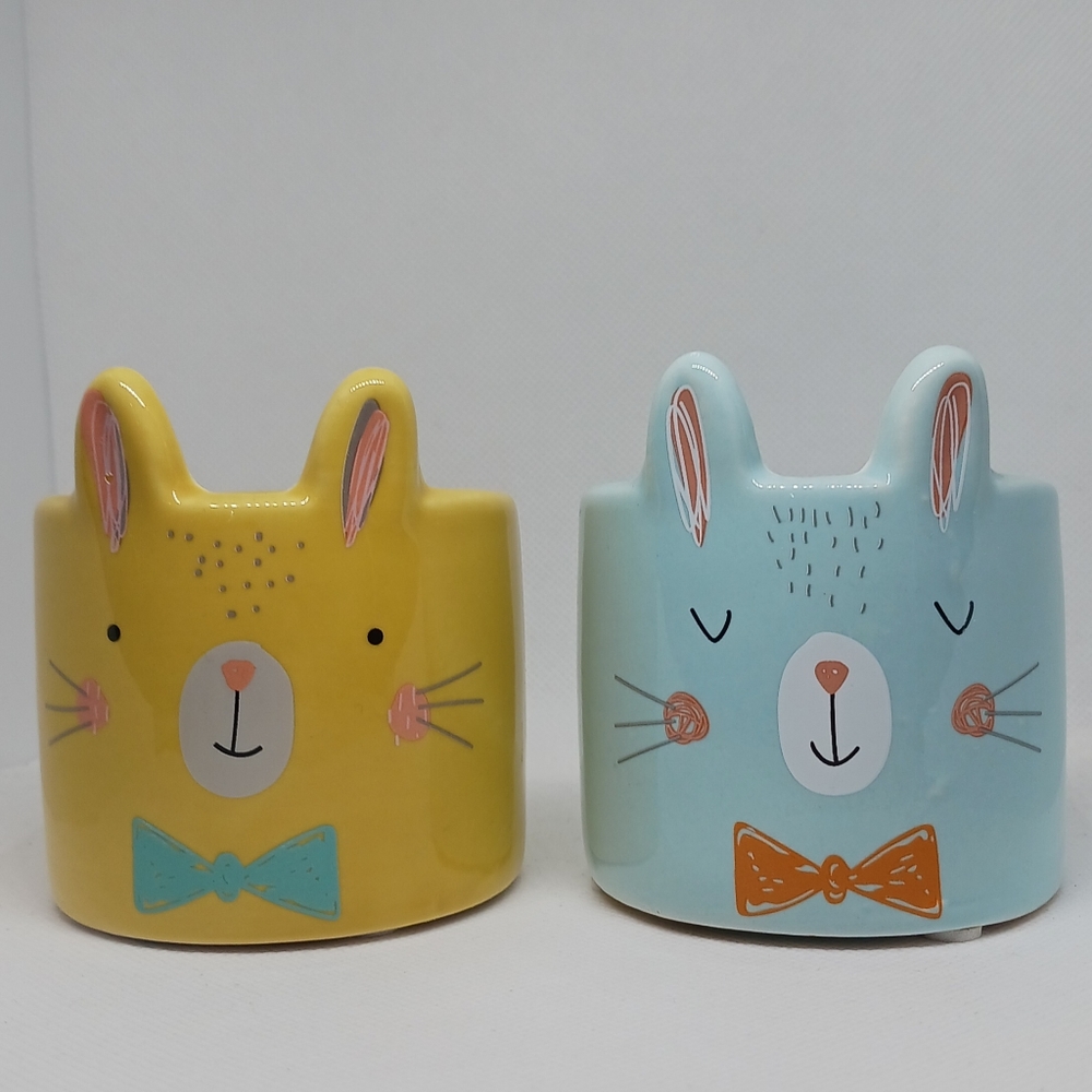 2 pc Ceramic Bunny Planters